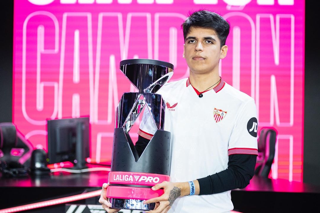A huge win for @nicolas99fc see’s him qualify for the pinnacle event for the 7th CONSECUTIVE time 🤯 🏆 FIFA Interactive World Cup 2017 🏆 FIFAe World Cup 2018 🏆 FIFAe World Cup 2019 🏆 FIFAe World Cup 2021 🏆 FIFAe World Cup 2022 🏆 FIFAe World Cup 2023 🏆 FC Pro World…