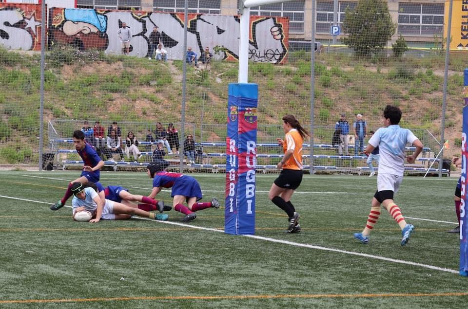 Triomf del conjunt 𝐒𝐮𝐛-𝟏𝟒 𝐀 de la U.E. Santboiana als Quarts de Final de la Copa Catalunya davant el Barça Rugbi! ✅ A La Teixonera, el degà es va imposar per 12 a 51 en un matx molt seriós dels nostres! 👏 #FerroSantBoi