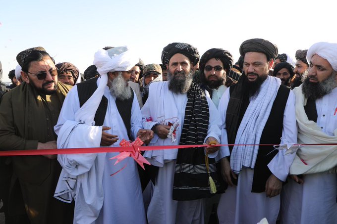 امارت اسلامیہ افغانستان کے نائب وزیر اعظم برائے اقتصادی امور ملا عبدالغنی برادر نے صوبہ ہرات میں پاشدان ڈیم کے باقی ماندہ کاموں کا افتتاح کر دیا۔ یہ ڈیم 177 ملین ڈالر کی لاگت سے تعمیر کیا جائے گا۔