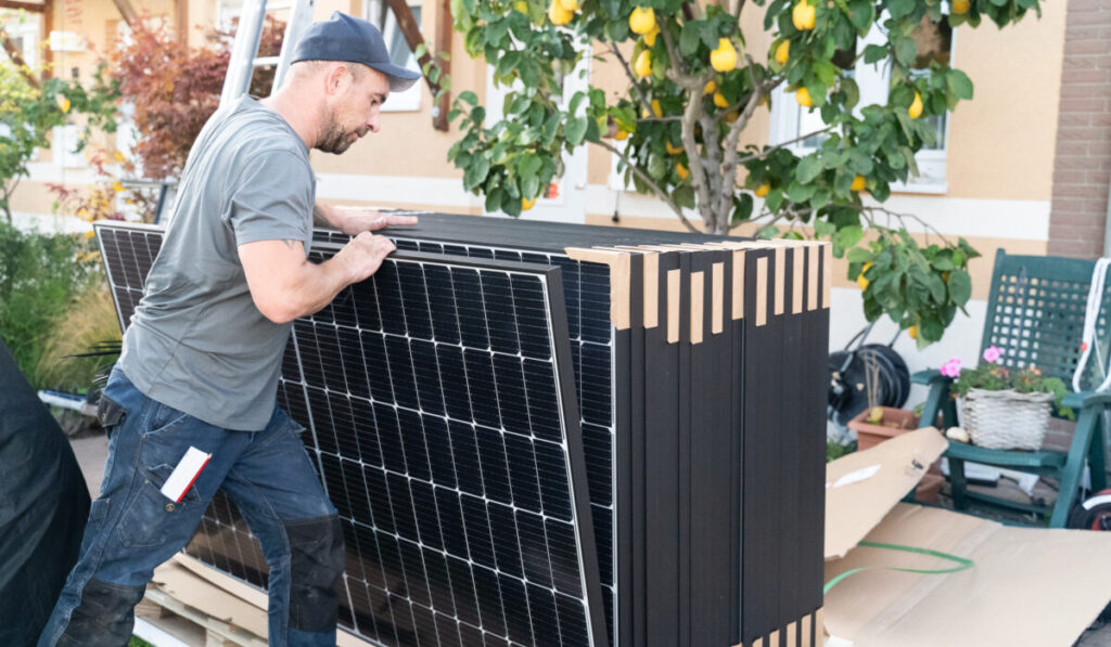 Enpal bietet künftig auch gewerbliche Photovoltaik-Anlagen an: Die erste Anlage mit 250 Kilowatt Leistung wird in München entstehen und neben Photovoltaik auch Speicher und Ladeinfrastruktur enthalten. Enpal… dlvr.it/T68skr #photovoltaik #solarenergy #renewableenergy