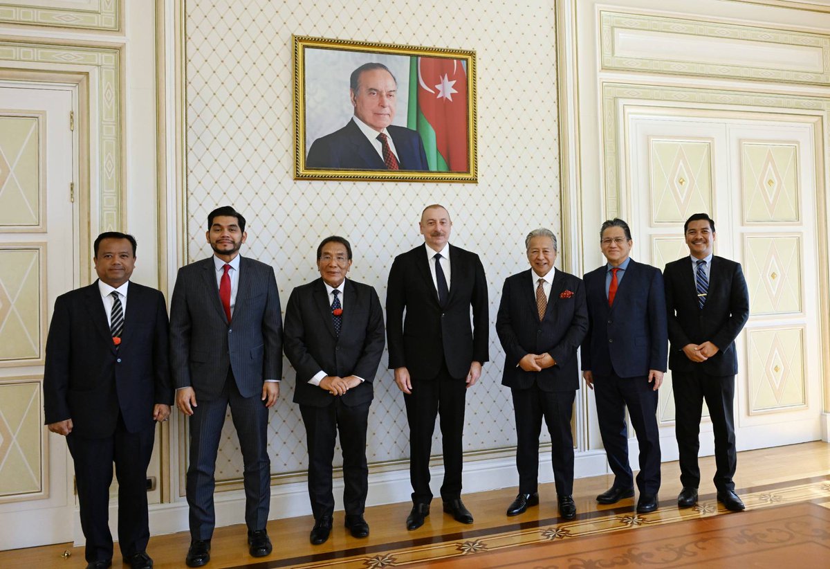 President Ilham Aliyev received Datuk Mutang Tagal, President of the Senate of the Malaysian Parliament on April 29. @MYParlimen --- Prezident İlham Əliyev aprelin 29-da Malayziyanın Parlament Senatının prezidenti Datuk Mutanq Taqalı qəbul edib.