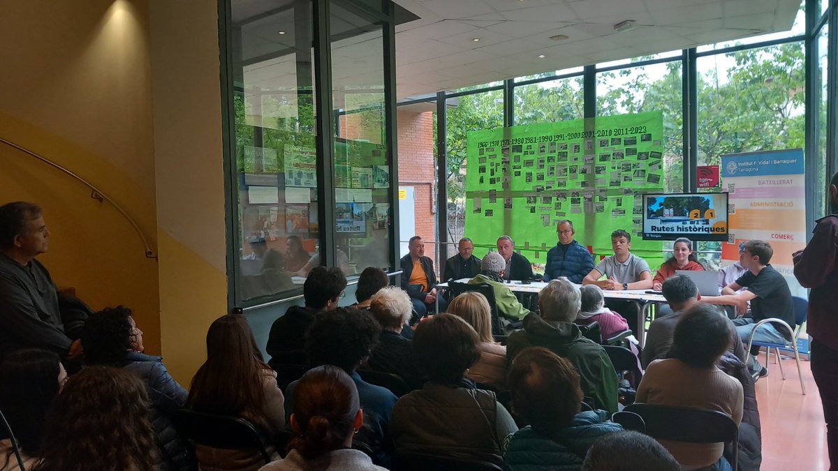 Estudiants del CFGS d'animació sociocultural de l'<a href="/VIDALIBARRAQUER/">INSTITUT F. VIDAL I BARRAQUER</a> i la Xarxa de #CentresCívicsTGN dissenyen una ruta històrica al barri de #SantSalvador. El recorregut ressegueix 13 localitzacions diferents a explorar.
Informa <a href="/tarragonaradio/">Tarragona Ràdio 🟣</a>