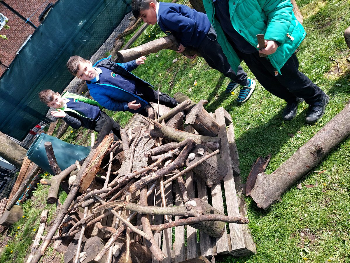 The children have been developing their communication and team skills whilst creating dens at lunchtime. #PlanForPlay #OPALSchools