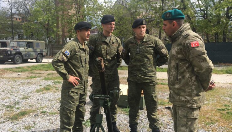Türk askerinden Kosova Güvenlik Gücü’ne eğitim timebalkan.com/turk-askerinde…