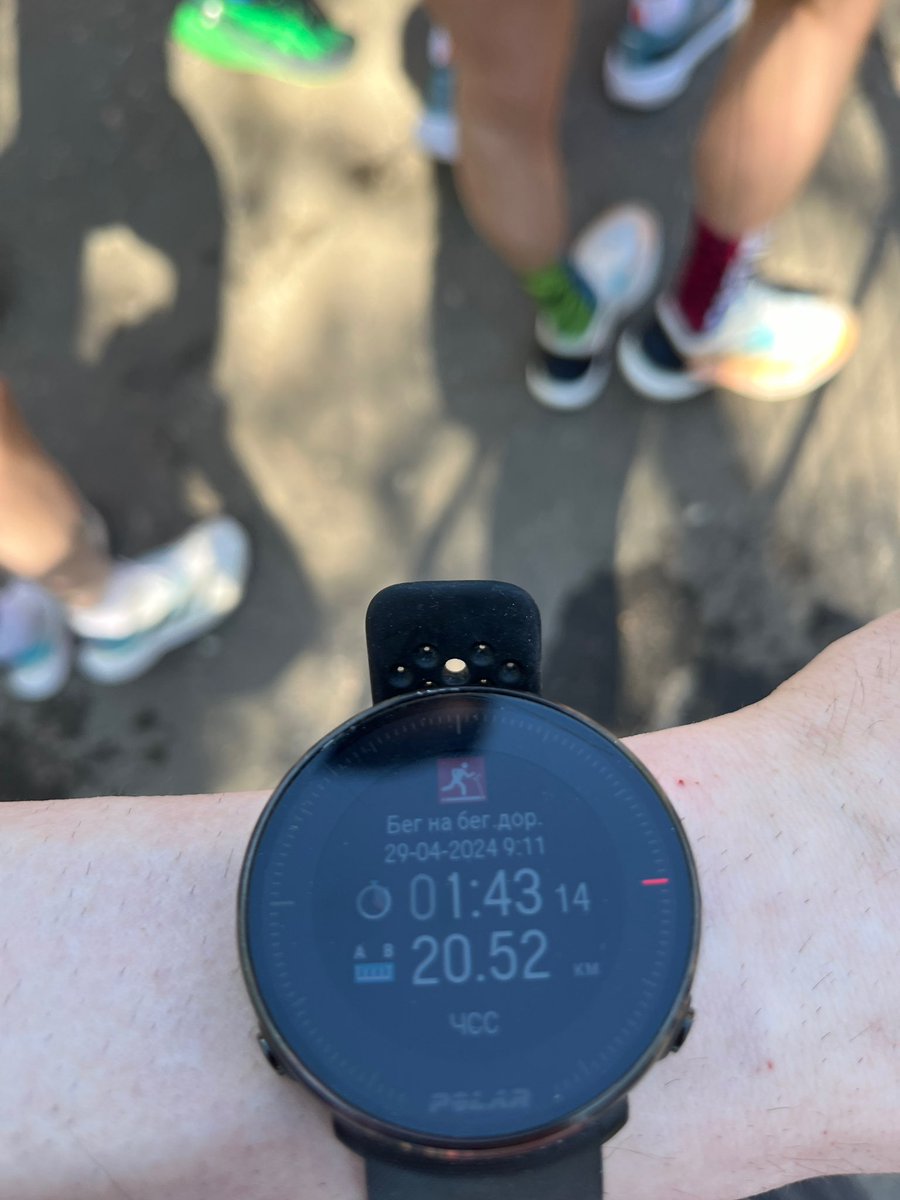 Okey guys, I improved my results by 17mins from past halfmarathon (from 02:00:00 to 01:43:14). 
Keep improving. 
And never give fucking up!