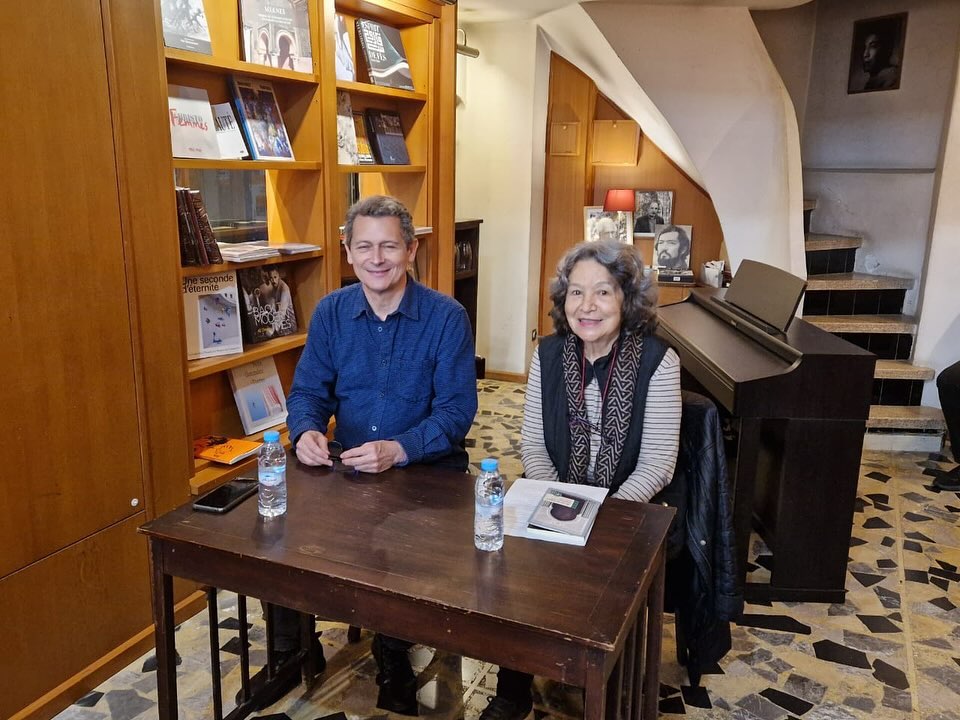 Consulado General de España en Tánger (@cgesptanger) on Twitter photo Magnífica presentación del libro “Al sur de Tánger”, de Gonzalo Fernández Parrilla, en la Librairie des Colonnes de Tánger, con Malika Embarek, Mohamed Srifi y muchas personalidades del mundo literario y tangerino, también de la <a href="/FunTresCulturas/">Fundación Tres Culturas del Mediterráneo</a> Magnífica presentación del libro “Al sur de Tánger”, de Gonzalo Fernández Parrilla, en la Librairie des Colonnes de Tánger, con Malika Embarek, Mohamed Srifi y muchas personalidades del mundo literario y tangerino, también de la <a href="/FunTresCulturas/">Fundación Tres Culturas del Mediterráneo</a>