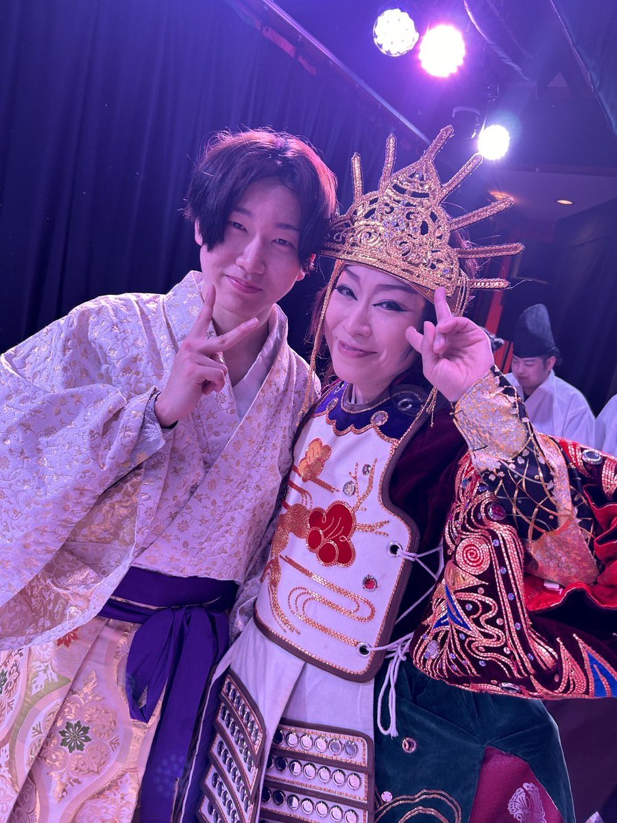 sugii_00's tweet photo. 6月に長谷川劇団の皆様に来ていただくことになりました！！！
お芝居、舞踊ショー何をしていただけるのかワクワクしております😚ぜひ！！
#大都神楽団
#長谷川劇団
#25周年 https://t.co/IkAEeEIWp3