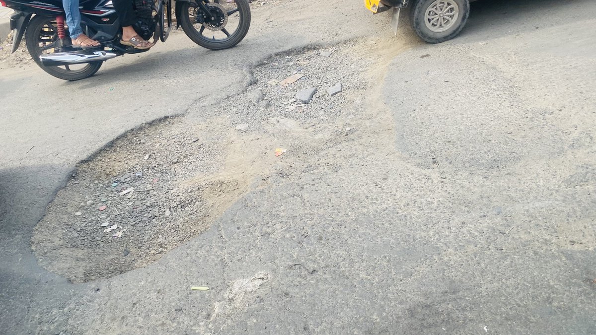 @PMCPune Please fill this pothole at Awalwadi Phata on Pune Nagar road Wagholi. @WagholiHSA @AshokPawarMLA @AnilSatavPatil @SandipSatav_ @narendramodi