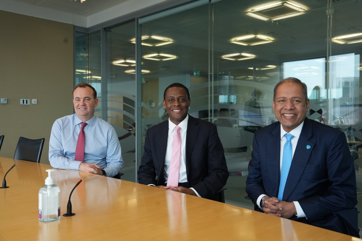 Fantastic to visit @Barclays trading floor at their London Headquarters. Great to speak to CEO @venkatakrishnn and meet some of their excellent apprentices. The future is bright for the UK's banking sector as we continue to implement our Mansion House and Edinburgh Reforms.