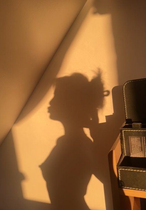 Kiss or lick? https://t.co/5awIGaOXrj