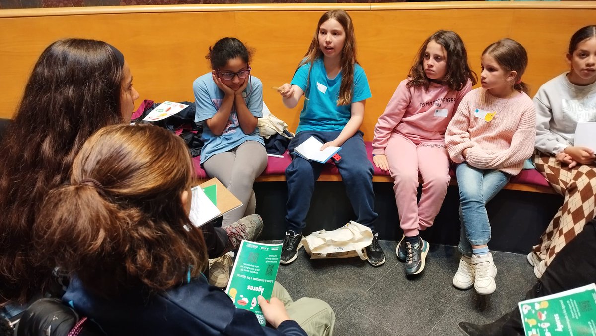 Capital Europea de la Democràcia - Barcelona (@ecod_barcelona) on Twitter photo 🟣 4a i última àgora del Volem Decidir!, un procés per fomentar la #participació infantil i adolescent a #Barcelona.
🏫Avui estem a la seu del <a href="/Bcn_SantMarti/">Districte de Sant Martí</a> amb les <a href="/imcitizen_eu/">imcitizen_eu</a>-escoles de primària :
- <a href="/ceiplapau/">Escola La Pau</a>
- <a href="/ElsPorxos/">Escola Els Porxos</a>
- <a href="/SantGabrielBCN/">Sant Gabriel BCN</a>
- Antaviana
- Paideia 🟣 4a i última àgora del Volem Decidir!, un procés per fomentar la #participació infantil i adolescent a #Barcelona.
🏫Avui estem a la seu del <a href="/Bcn_SantMarti/">Districte de Sant Martí</a> amb les <a href="/imcitizen_eu/">imcitizen_eu</a>-escoles de primària :
- <a href="/ceiplapau/">Escola La Pau</a>
- <a href="/ElsPorxos/">Escola Els Porxos</a>
- <a href="/SantGabrielBCN/">Sant Gabriel BCN</a>
- Antaviana
- Paideia