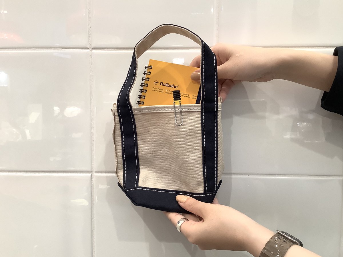 smith_umd's tweet image. デルフォニックス別注品、TEMBEA LAMY ステーショナリートートセットが登場。ロルバーンメモ Mがぴったり入るサイズのバッグにLAMY サファリのボールペンを組み合わせました。#ロルバーン #LAMY #TEMBEA
詳しくはこちら ￼ delfonics.com/news/30818.html