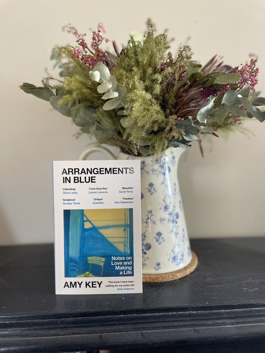 Over the moon to have received @msamykey debut memoir about building a life without romantic love. Arrangements in Blue has just been released in paperback. Have you read it yet? Thank you @susiemerry_ @vintagebooks for my copy 💙