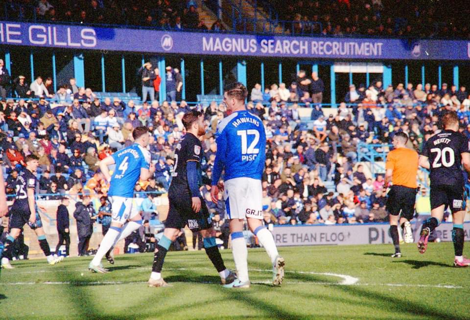 #ExpiredFilmClub Gills matchday 🤝 vintage cameras and old film You might have seen some in the programme on Saturday. Full gallery can be found here >> facebook.com/share/2mFqfKJe… @TheGillsFC fans, let us know what you think 💭 #EFL #analogphotography #filmshooterscollective