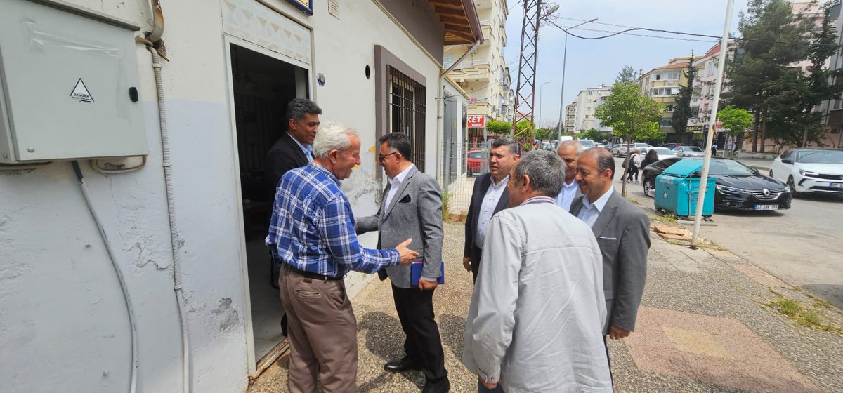 Binevler.. Seçmenin tercihi başımızın tacı olup, teşekkür etmek lazım. 'İnsanlara teşekkür etmeyen,Allah'a da şükretmez.”ilkesi gereğince teşekkür için sahadayız. Ali Köse muhtarımıza teşekkür ve hayırlı olsun ziyaretinde bulunduk. @RTErdogan @erkankandemir @FatmaSahin