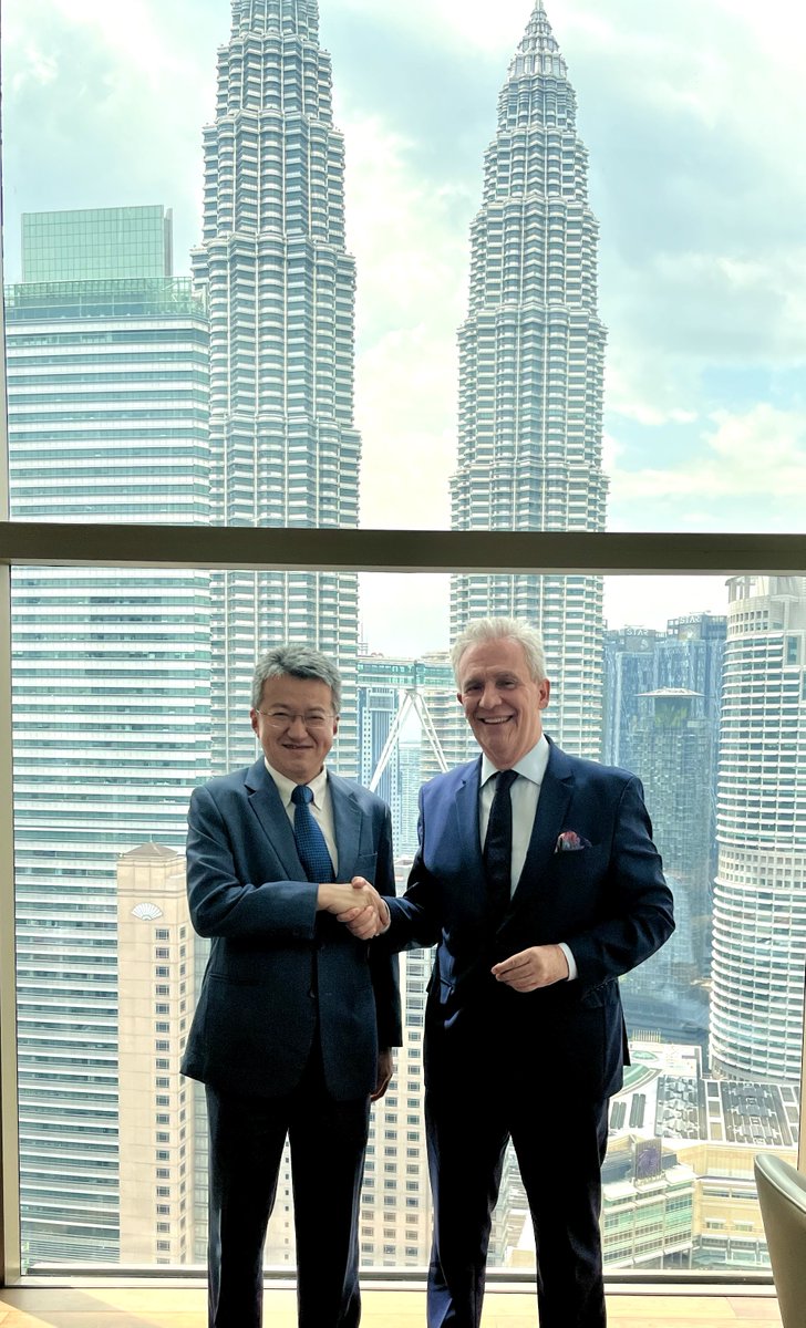 Ambassador Ary Quintella met YB Liew Chin Tong, Deputy Minister of MITI, to discuss his visit to Brazil in May. 🇧🇷 and 🇲🇾 are great trade and investment partners. Good prospects in energy and semiconductors. @MITIMalaysia @LiewChinTong @MDICoficial @ItamaratyGovBr