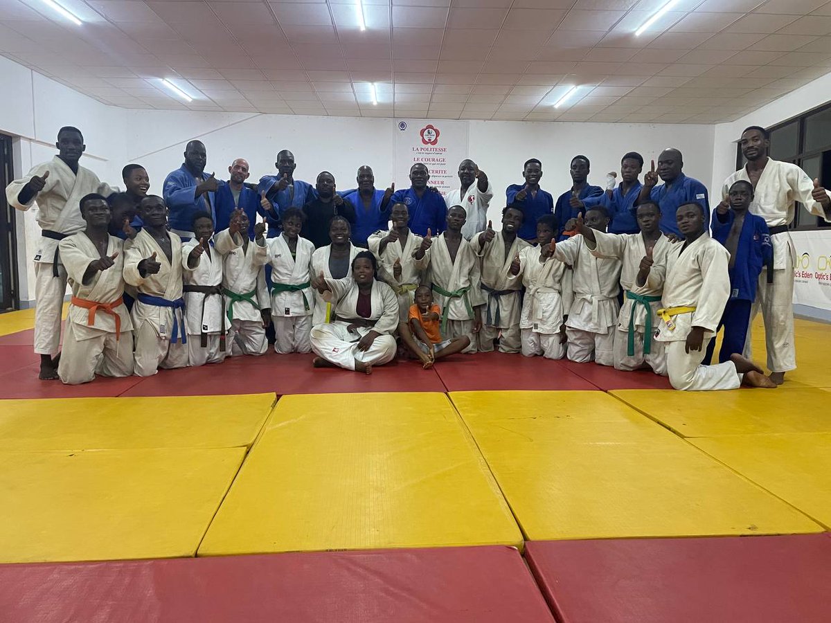 🥋Le week-end dernier nous avons eu le plaisir d'accueillir Sensei Paul Bambela  du Gabon , un ami de longue date des judokas togolais. 
#Judo #LionJudoClub  #judoGabon #Togo   #Gabon  #PassionJudo #DépassementDeSoi #judofamily  🥋🌟