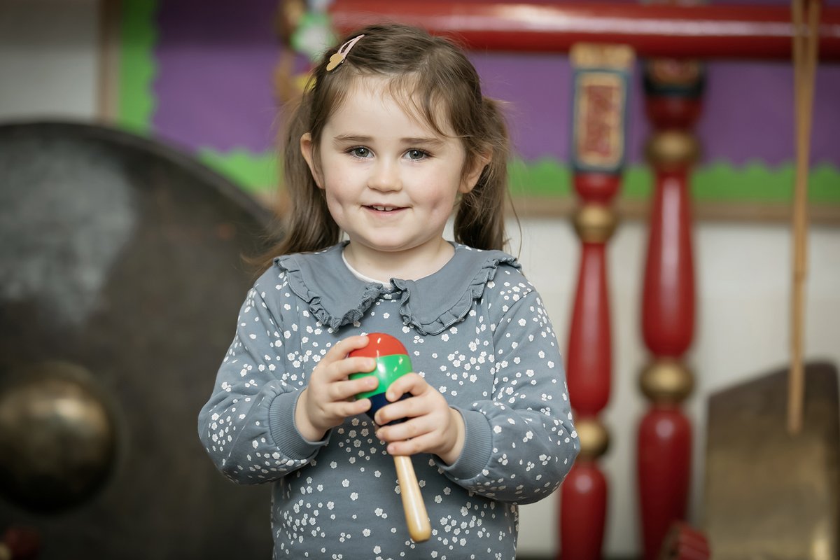 Looking for a weekly activity to do with your pre-schooler that’s fun, educational and free?

Sign-up to Music Box, a FREE 10-week music programme run by MMF in partnership with @ClarionFutures. 

mmf.org.uk/musicbox

Wednesday mornings from 1 May in #SouthWimbledon.