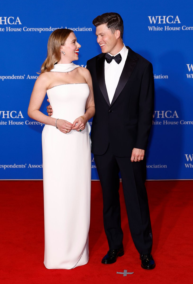 Scarlett Johansson and Colin Jost attended the 2024 White House Correspondents' Dinner respectively in a #GiorgioArmaniPrivé silk strapless gown and a Giorgio Armani navy blue tuxedo. #ArmaniStars