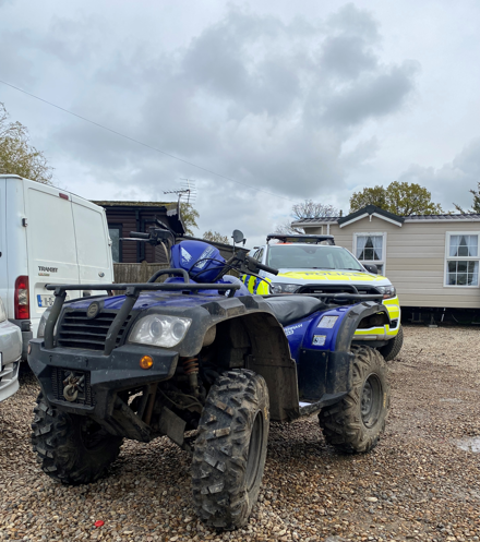 Rural Task Force obtained a warrant for a plot of land in #Cranbrook & executed on Friday with assistance from @TVP_RuralCrime & other Kent officers. 6 stolen caravans located, hundreds of suspected stolen tools, a stolen quadbike & 7 people arrested. Enquiries ongoing #SEPARC RH
