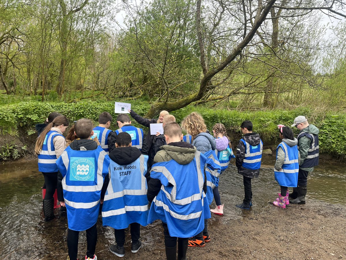 Starting our day off learning all about the geography of a river 🏞️