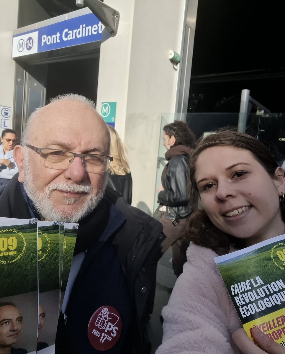 Ce matin tôt à Pont Cardinet #Paris17 pour #RéveillerLEurope en faisant connaître nos propositions pour engager la révolution écologique.🌱🇪🇺
le #9juin2024 le vote utile c’est la liste conduite par #RaphaëlGlucksmann @partisocialiste @placepublique @rglucks1