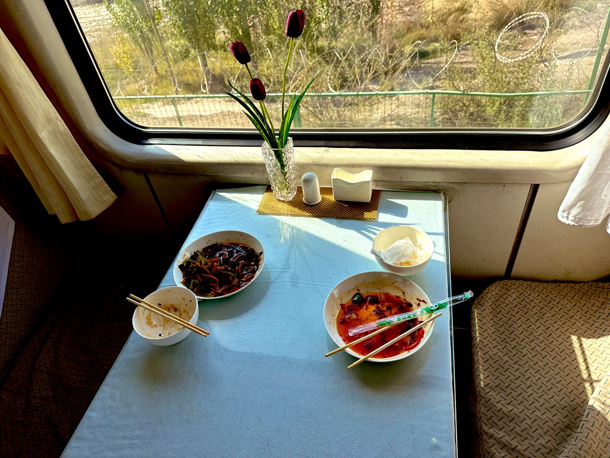 Freshly-cooked braised pork belly aboard the dining car of China Railways night train Chengdu-Urumqi; Costs: CNY 60 (EUR 5); Payment only possible with WeChat Pay or Alipay; @speisewagen @_DiningCar Full report: youtu.be/Mi9GQzGjChM