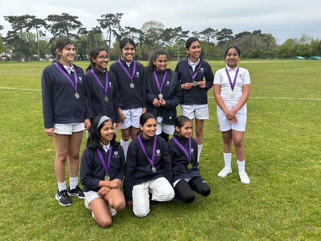 On Saturday, our U11 Girls team took part in a cricket tournament hosted by Twickenham Prep. 7 teams attended and were all of a very high standard. Our girls played brilliantly and won 5 of their 6 matches. Congratulations on achieving second place. It was a great day! #SPSSport