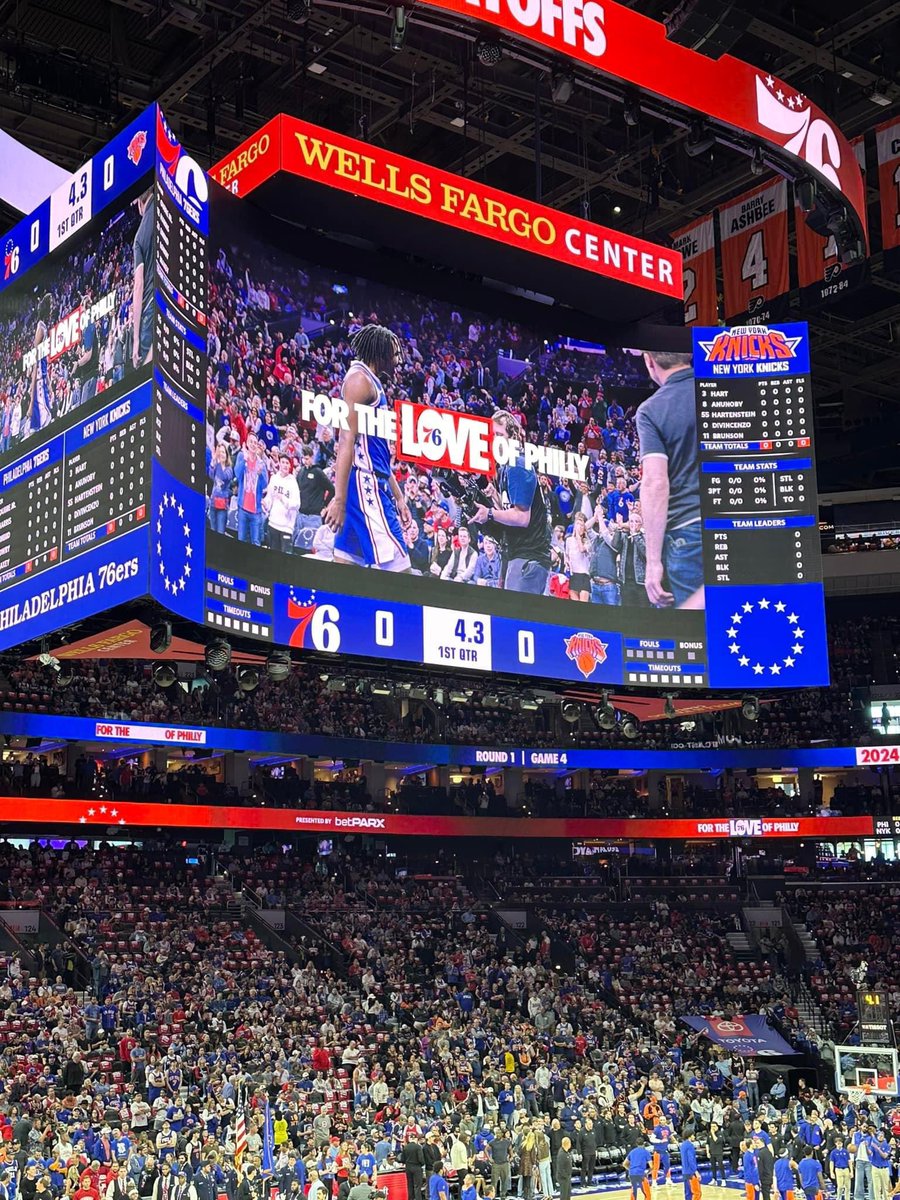 MVanNote's tweet image. We got to our seats with 4 seconds to spare lol unbelievable game - Knicks definitely took over the arena AGAIN!! Let’s go Knicks!!!