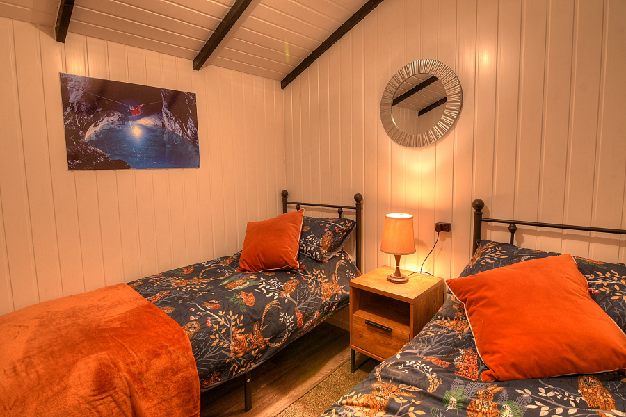 If you missed out on a Deep Sleep cabin this year, we have last minute availability on Friday the 31st of May! Call our booking office on 01690 710108 to book! 🖤💛 #GoBelow #northwales #DeepSleep