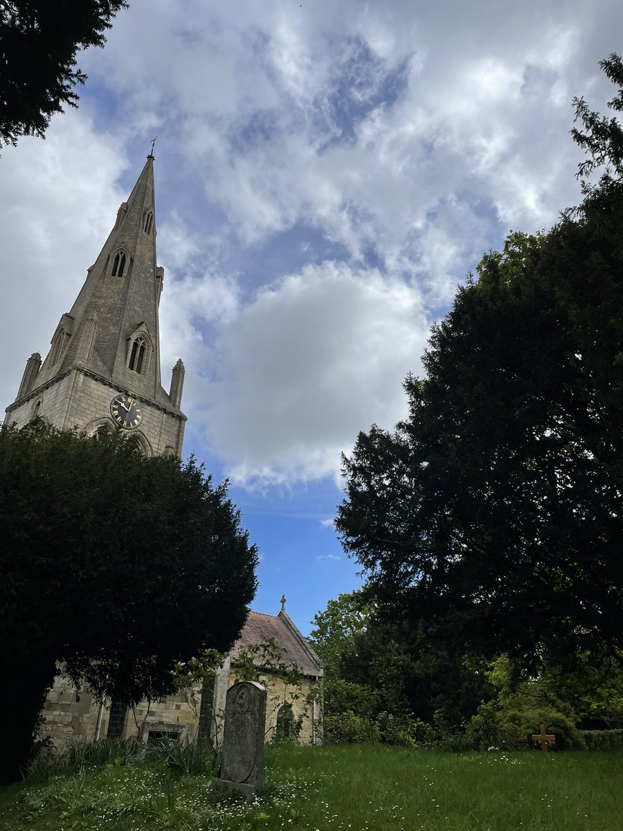 Gorgeous to see the sun shining today ☀️ Lovely blue sky and white fluffy clouds over St Mary’s Church in Wollaston - which is one of our donation points. If you are local to this church you can drop off donations here on Wednesdays 10.30am-12pm or Fridays 10am-2pm.