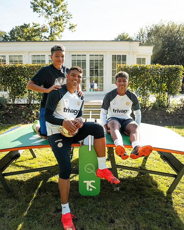 Thiago Silva: “My sons play for Chelsea so it’s a source of great pride to be a part of the Chelsea family – literally because my sons are here. I hope they can continue their careers here at this victorious club that many players wish to be part of” (via @ChelseaFC)