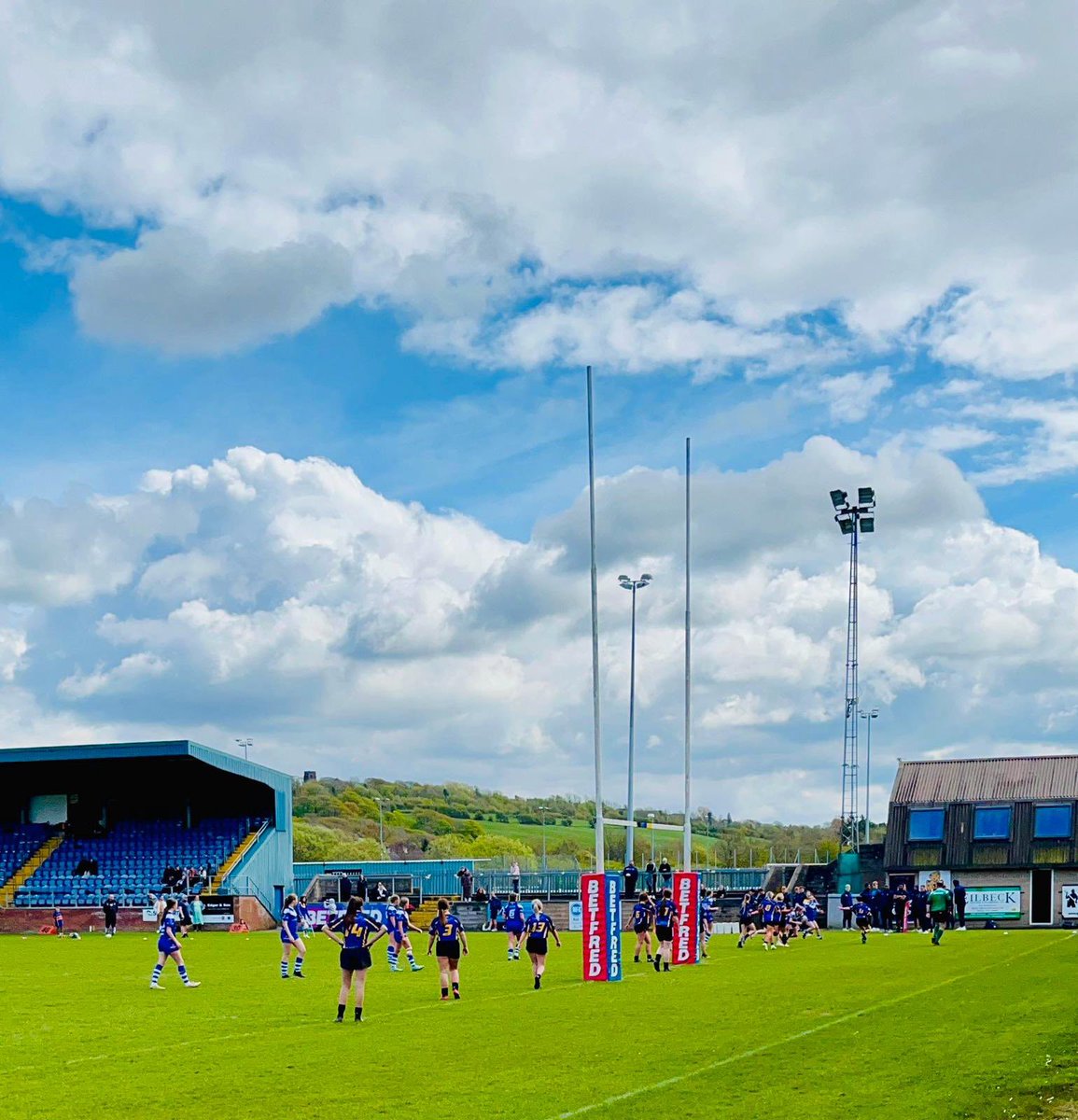 A fantastic picture from when we welcomed @EgremontR girls section yesterday for our curtain raiser vs @MaryportARLFC. It was great to welcome Rangers and Maryport down to showcase their skills and then for the Rangers girls to be mascots! #WeareHaven