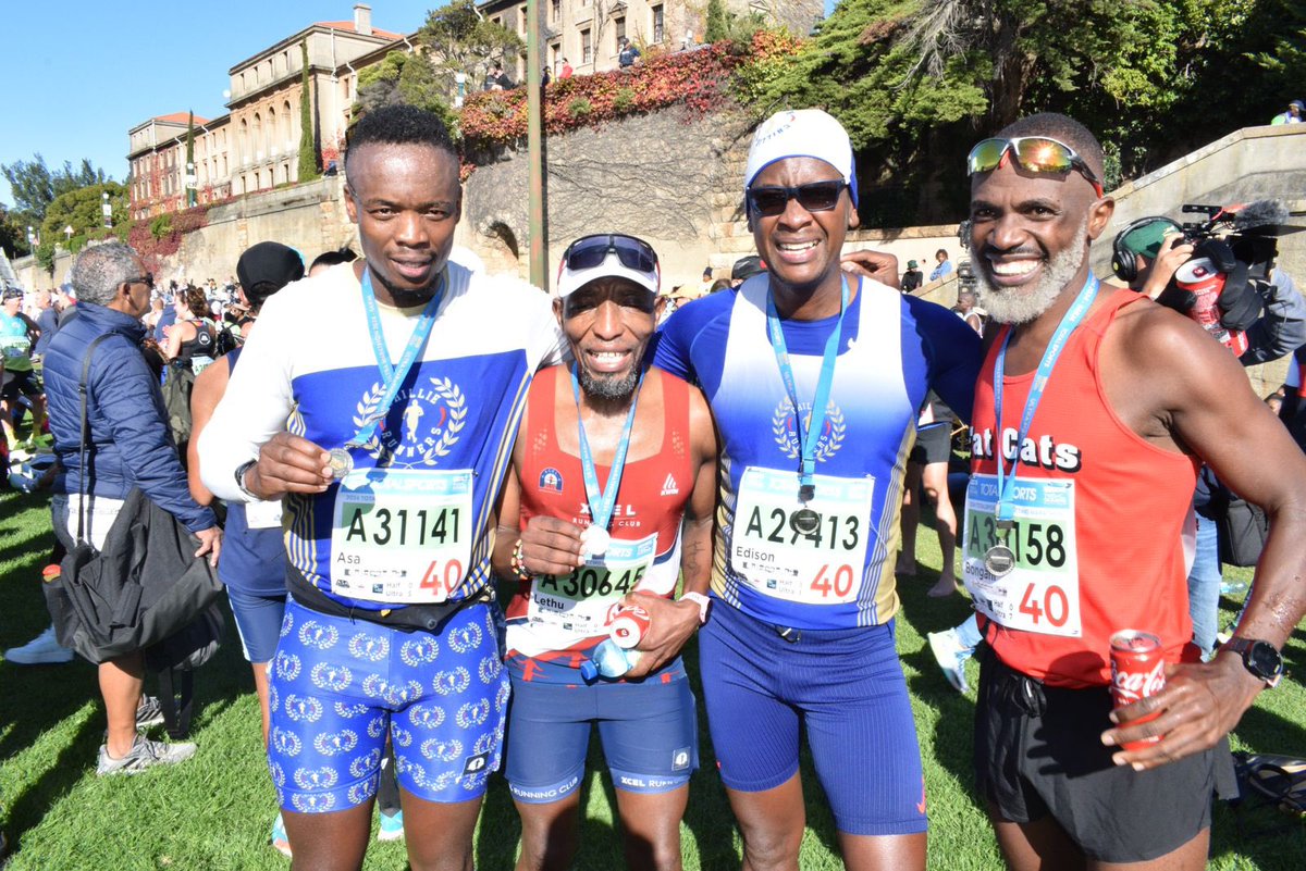 Before the race: smiling 
After the race: smiling 😊 
We are done analysing the results of the members who were on Skhindigang Coaching @2OceansMarathon program. It was raining PBs! We’ll share the results on IG @skhindigangcoaching today. 
#skhindingigang
#skhindigangcoaching