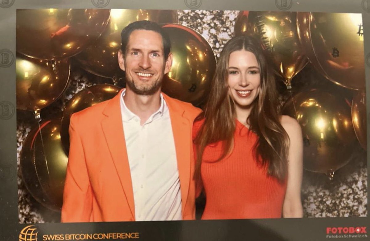 Physisch zuhause, mental noch bei der <a href="/Swissbitcoincon/">Swiss Bitcoin Conference</a> und den vielen Vorträgen, Panel Talks, Workshops &amp; einzigartigen Gesprächen. Hatte großes Glück mit meinem Co-Host <a href="/ronniegrob/">Ronnie Grob</a> und freue mich schon auf nächstes Jahr 🧡⚡️