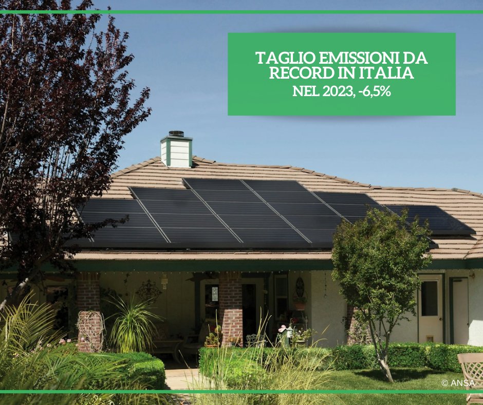 Secondo il rapporto '10 key trend sul clima' elaborato da @ItalyforClimate, l'Italia nel 2023 una diminuito di 27 milioni di tonnellate le #emissioni di gas serra, il calo più significativo mai registrato in una fase di crescita economica. #ANSAAmbiente ➡️ bit.ly/3Jy5sq3