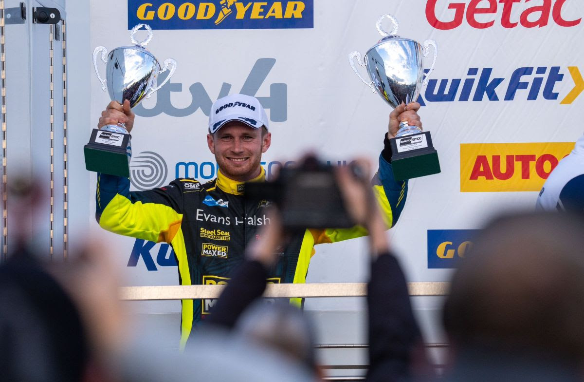 MIKEY DOBLE SCORES INDEPENDENTS' AND JACK SEARS TROPHY VICTORY AT BTCC CURTAIN-RAISER. powermaxedracing.com/blogs/news/eva… #WeAreBikers