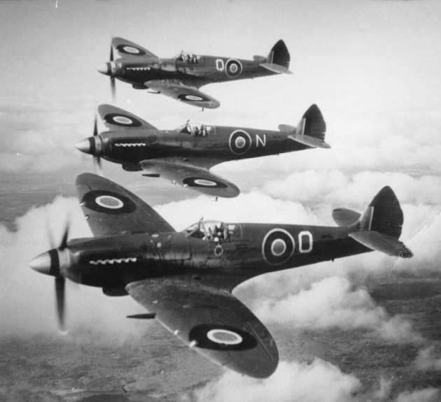 #OTD 29/4/1954 #RememberRCN -Last of 35 Supermarine Seafires are retired from the Royal Canadian Navy.