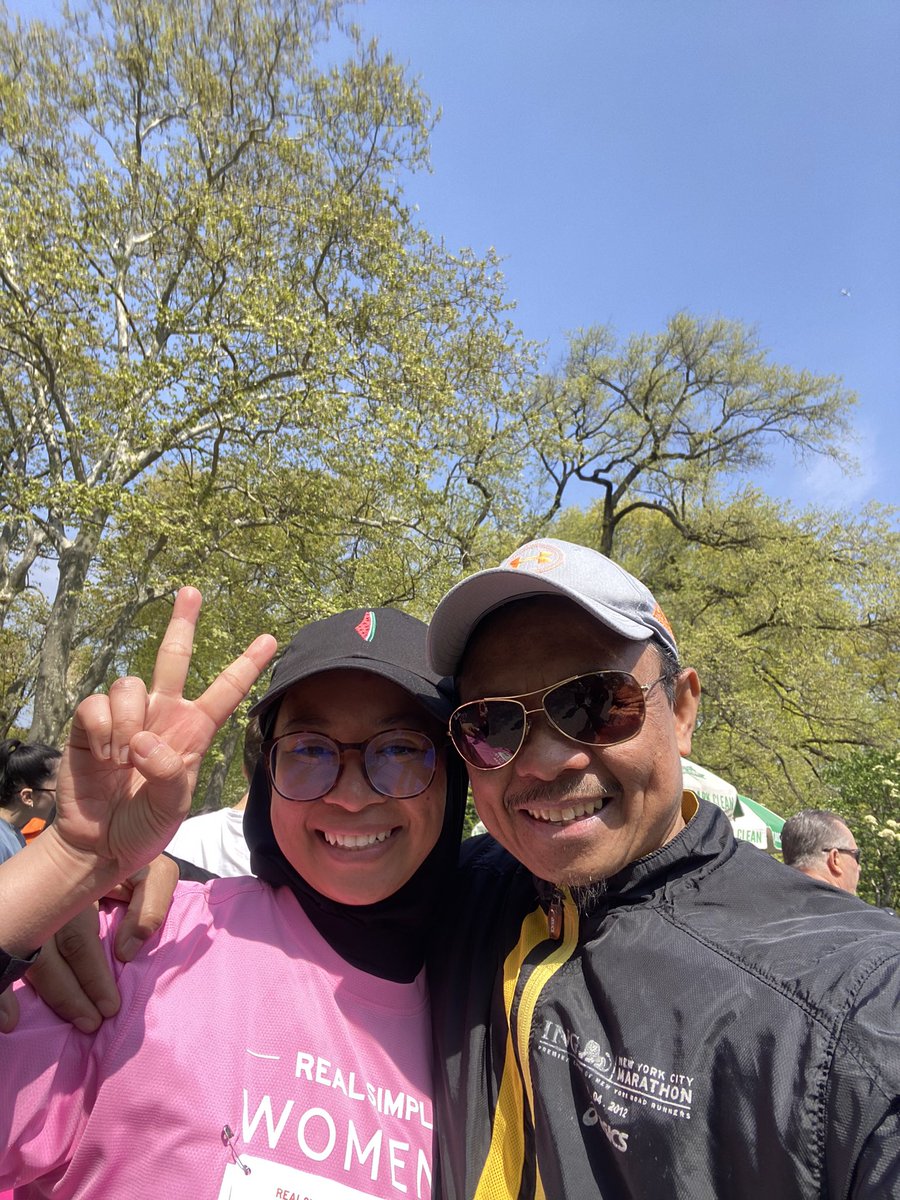 Alhamdulillah yesterday I ran half marathon in support of my daughter running 13.1 miles. Kemarin ikut lari memberikan dukungan untuk anak saya Maryam Zakiyah yang ikut lari setengah marathon (13.1 miles) di Central Park…. Sehat selalu!