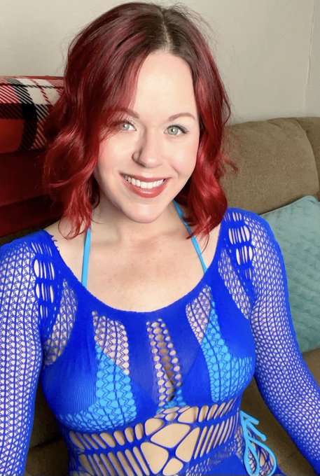 Happy MILF Monday!!! 💙💙 https://t.co/42gNXiNOH5