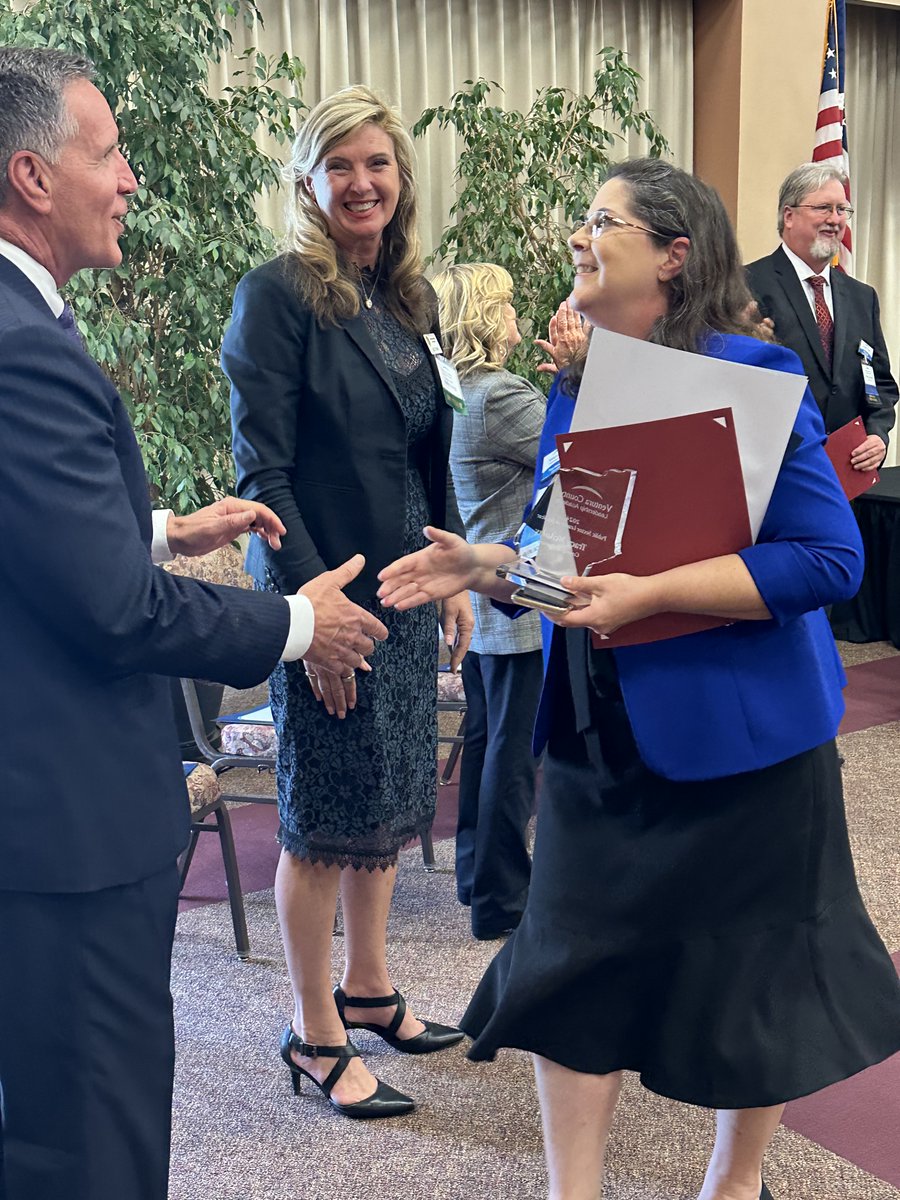 ✨Congrats to Tracy McAulay, from our Community Development Div. for being awarded Public Sector Leader of the Year by the VC Leadership Academy! Her hardwork has been key in expanding affordable housing partnerships & securing grant funds for development in our County. 👏