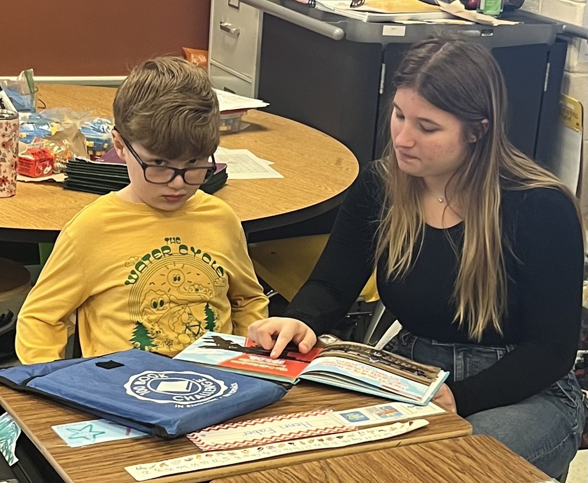 Members of our Educators Rising organization visited our littler friends at @Buckingham411 this past Friday where they tutored, mentored, & even instructed, & there were smiles all around! #SeahawksSoar #EducatorsRising #WeGrowOurOwn #HomeGrown #WeAreWorcester @WorcesterSystem