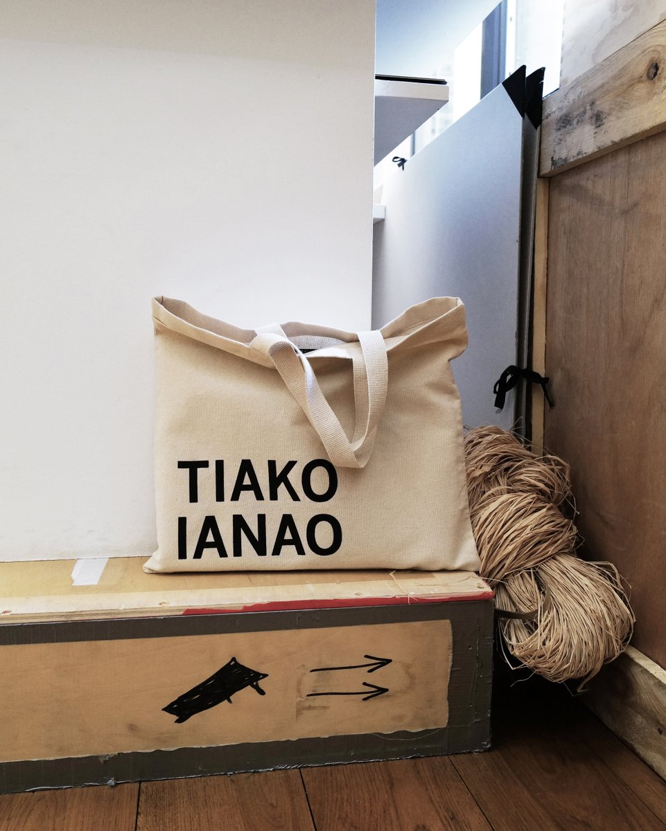 TIAKO IANAO TSY TIAKO INTSONY IANAO New tote bag by Joël Andrianomearisoa Limited edition only available at Hakanto Shop Hakanto Contemporary Antananarivo . Madagascar Tiako ianao ( I love you ) Tsy tiako intsony ianao ( i do not love you anymore ) Joël Andrianiomearisoa Tote