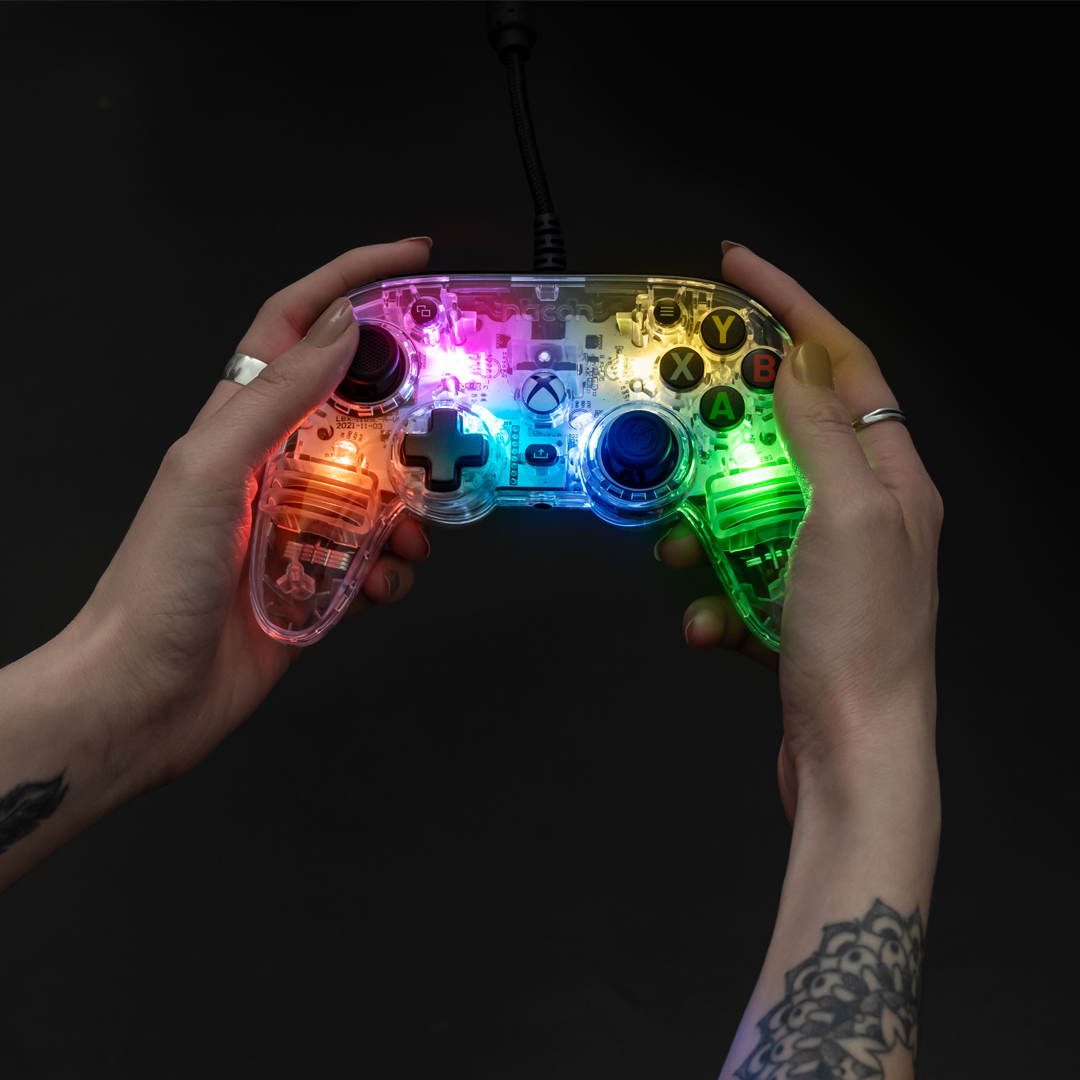 🌈 Over 1 quinitillion lighting combos
📙 Officially licensed by Xbox 
💻 Dedicated app for customization

Discover the Nacon Colorlight, exclusive to GameStop 🎮