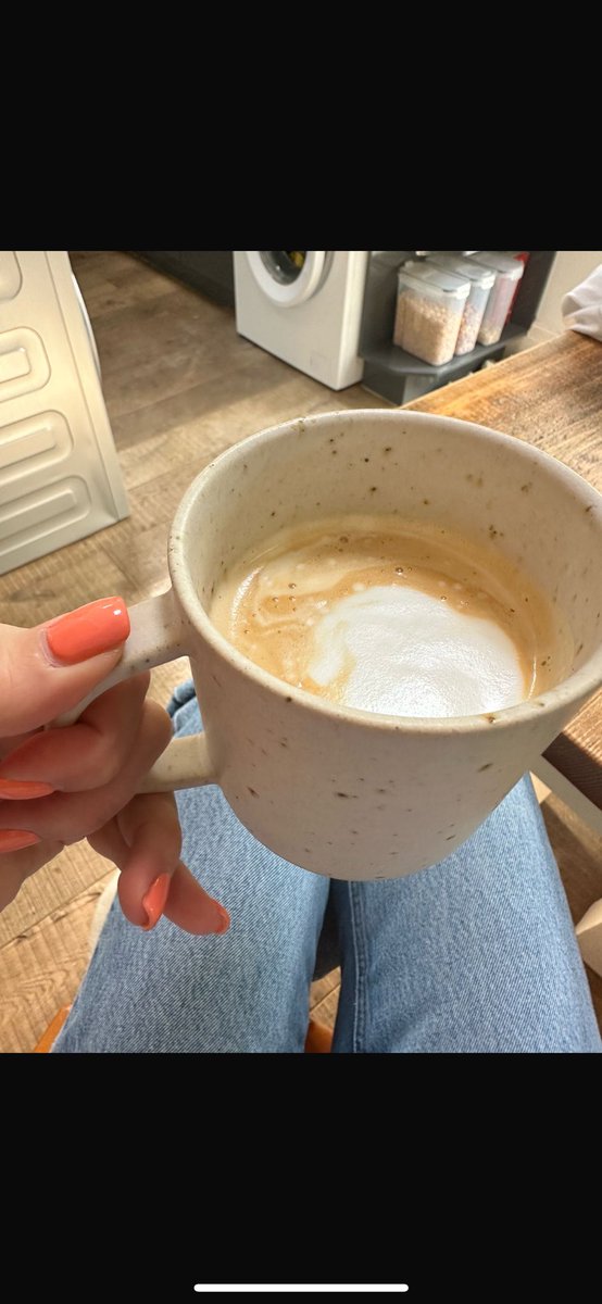 NEW ceramics by @dorandtan 

Modeled by our wonderful customer, Sasha 🥰

#specialitycoffee