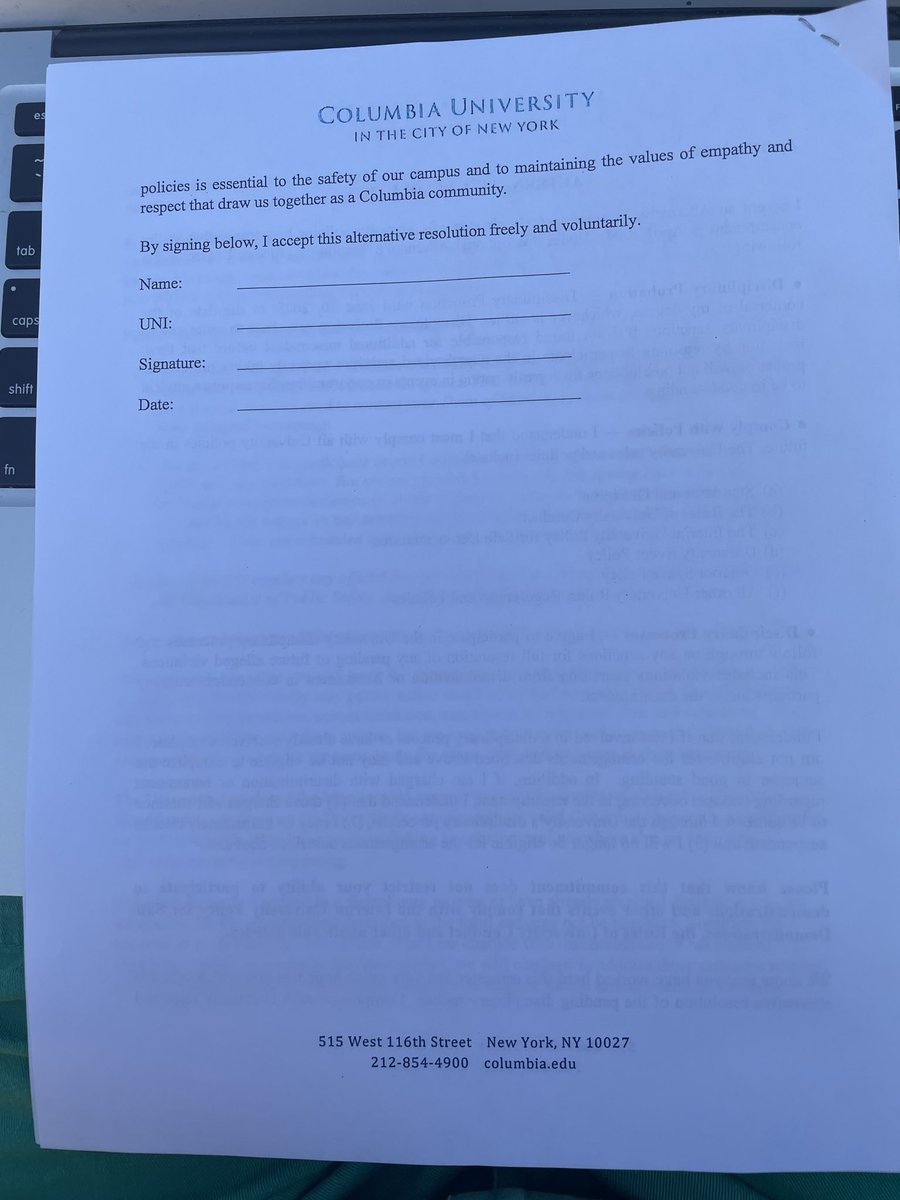 ⚡️Columbia Üniversitesi, Filistin'e destek eylemi yapan öğrencilere muhtıra verdi: 3 saat içinde çadırları terk etmezlerse dönem kayıtları silinecek ve sınıfta kalmış sayılacaklar. Yönetim, öğrencileri 'hepinizi tek tek tespit ediyoruz' diyerek tehdit etti. Bu apaçık faşizme