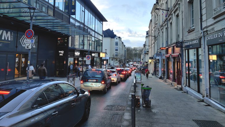 📢 Votre avis nous intéresse !

Constatez-vous des bouchons dans le secteur de la place Molière et du carrefour Rameau à Angers ? Pensez-vous que la situation s’est aggravée avec l’arrivée des nouvelles lignes de tramway ?