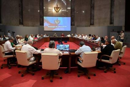 Aprovechar potencialidades y encontrar soluciones Temas económicos y sociales centraron la agenda de trabajo de la más reciente reunión del Consejo de Ministros, #BMCGuineaBissau #Cubacoopera