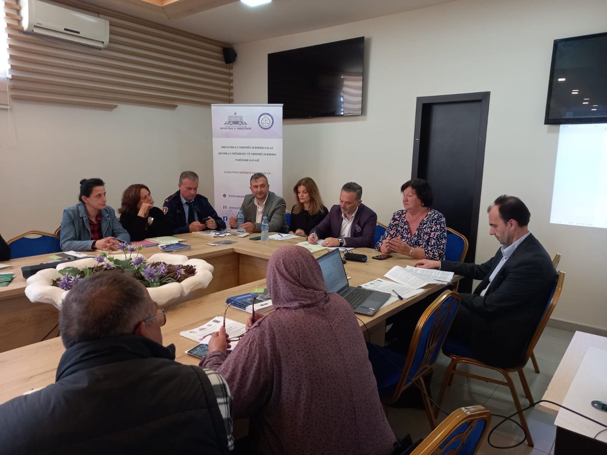 UNDPAlbania's tweet image. We have launched a project in Kavaja, Shkodra, Gjirokaster&amp;amp;Fier, to empower citizens, especially low-income ones with essential #legalknowledge&amp;amp; #digitalskills, to ensure equal #accesstojustice
Today marked the inaugural meeting in Kavaja. Grateful 2 @DrejtesiaGovAL 4 the p’ship