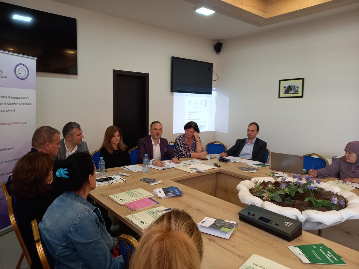 UNDPAlbania's tweet image. We have launched a project in Kavaja, Shkodra, Gjirokaster&amp;amp;Fier, to empower citizens, especially low-income ones with essential #legalknowledge&amp;amp; #digitalskills, to ensure equal #accesstojustice
Today marked the inaugural meeting in Kavaja. Grateful 2 @DrejtesiaGovAL 4 the p’ship